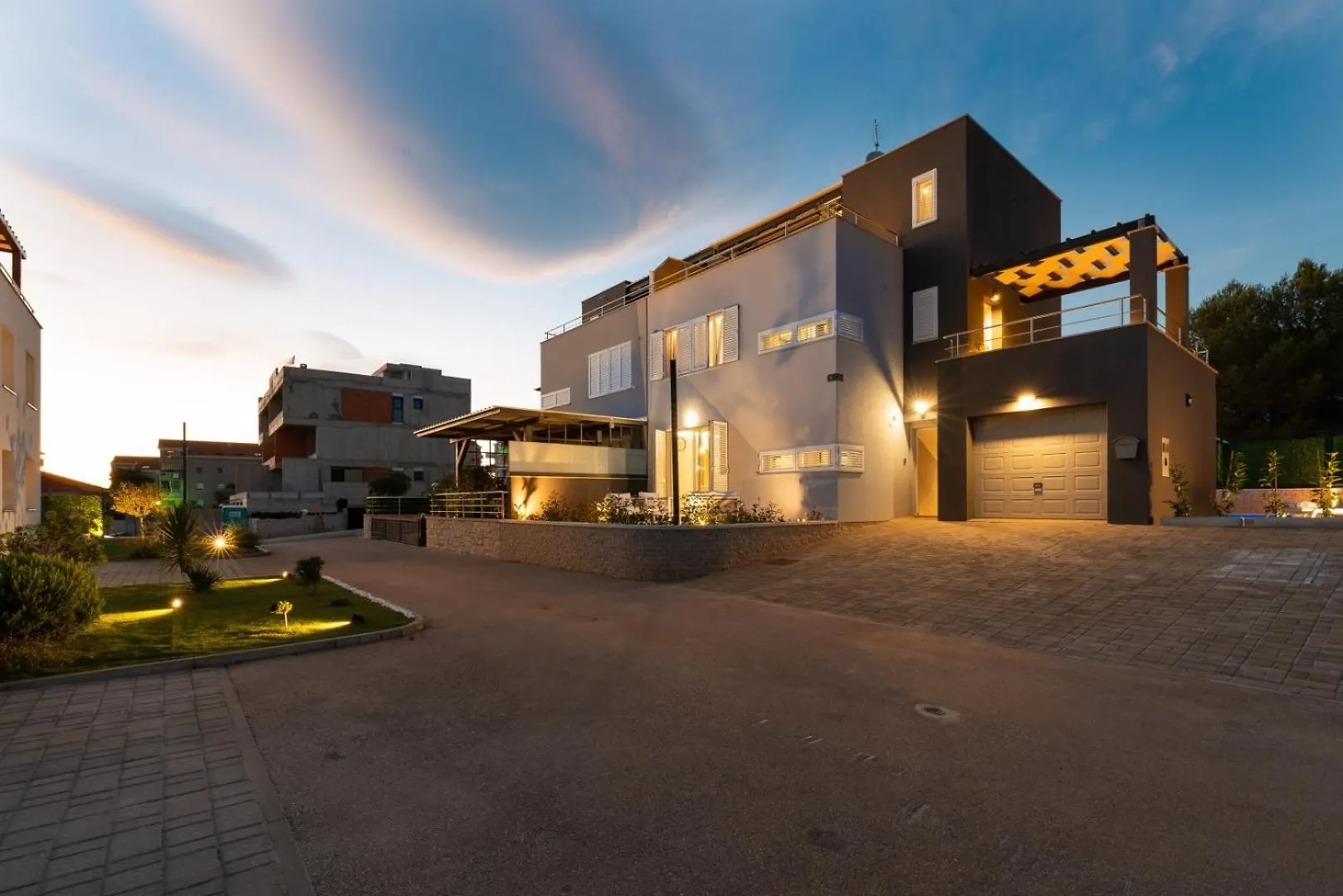 Crowonder Villa Nika - Villa With Heated Swimming Pool, Jacuzzi And Sauna Zadar