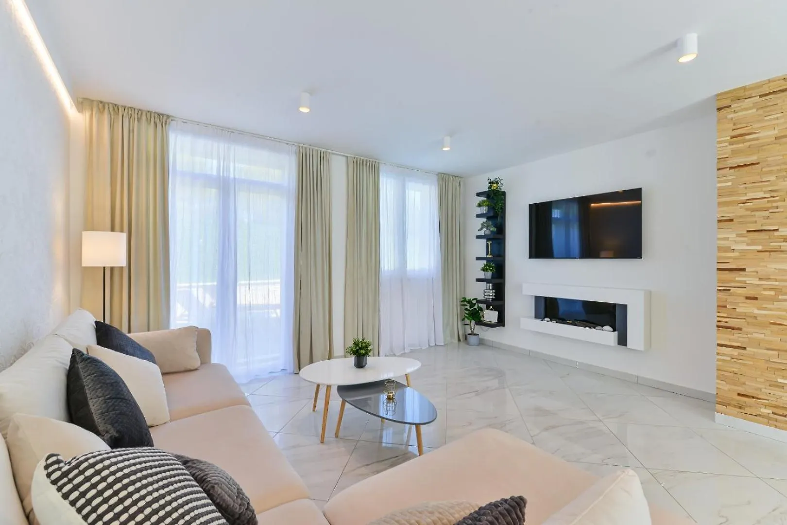 Crowonder Villa Nika - Villa With Heated Swimming Pool, Jacuzzi And Sauna Zadar
